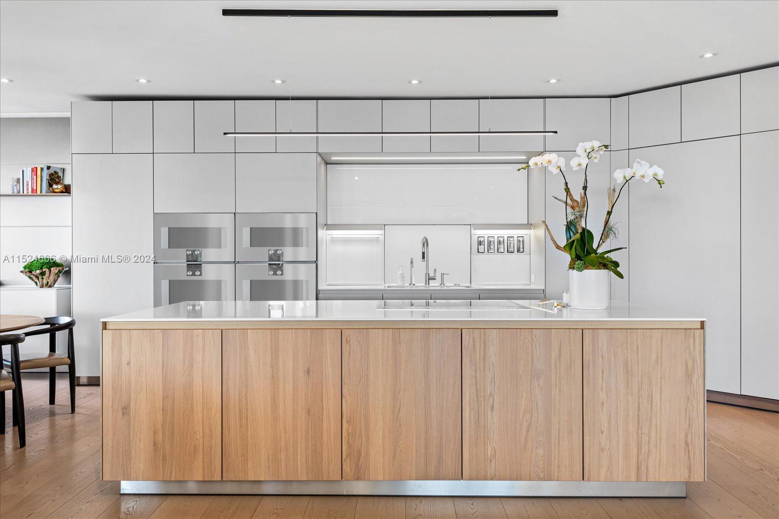 7600 OCEANSIDE AT FISHER - Residential
