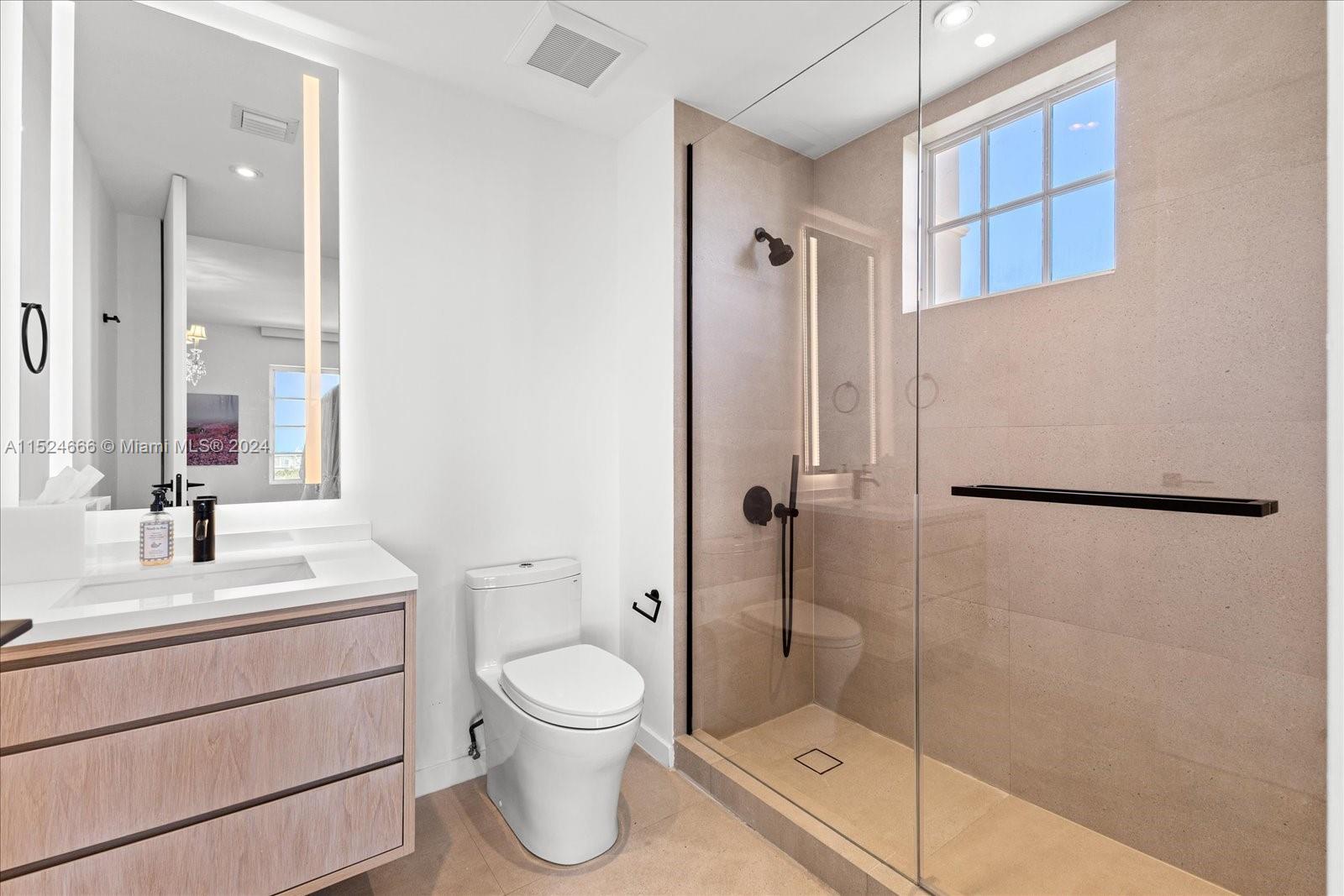 7600 OCEANSIDE AT FISHER - Residential