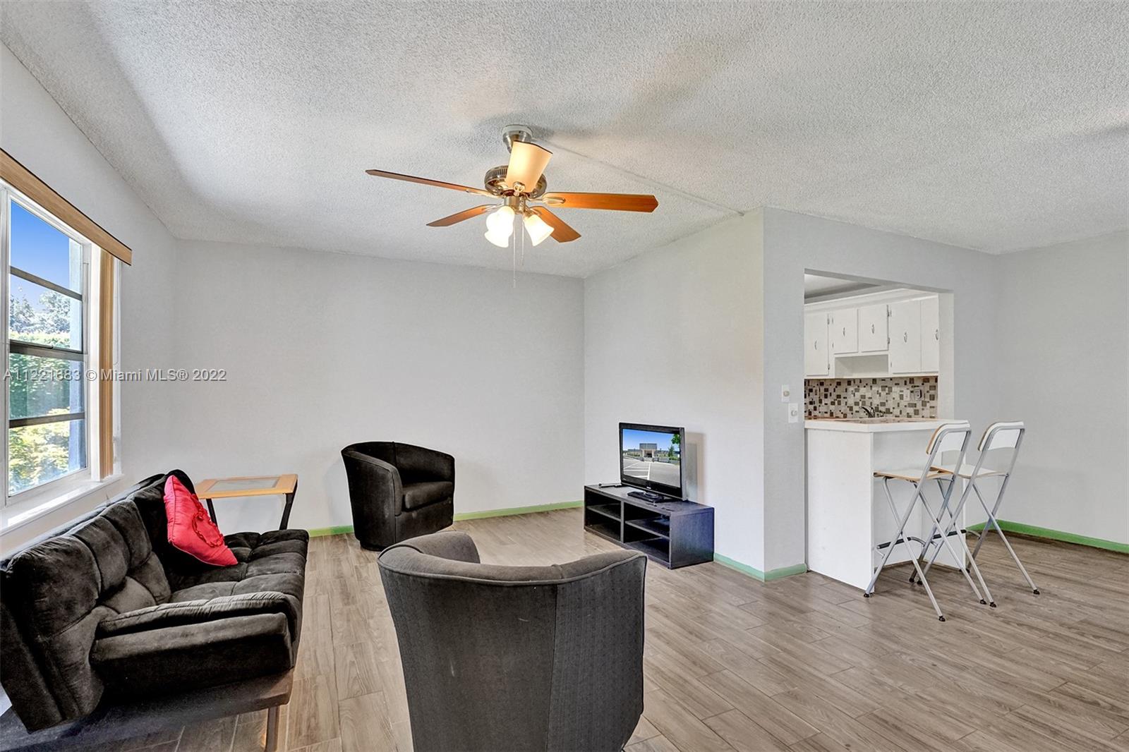KINGS POINT BURGUNDY COND - Residential