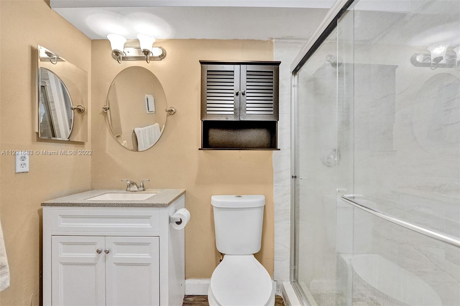 KINGS POINT BURGUNDY COND - Residential