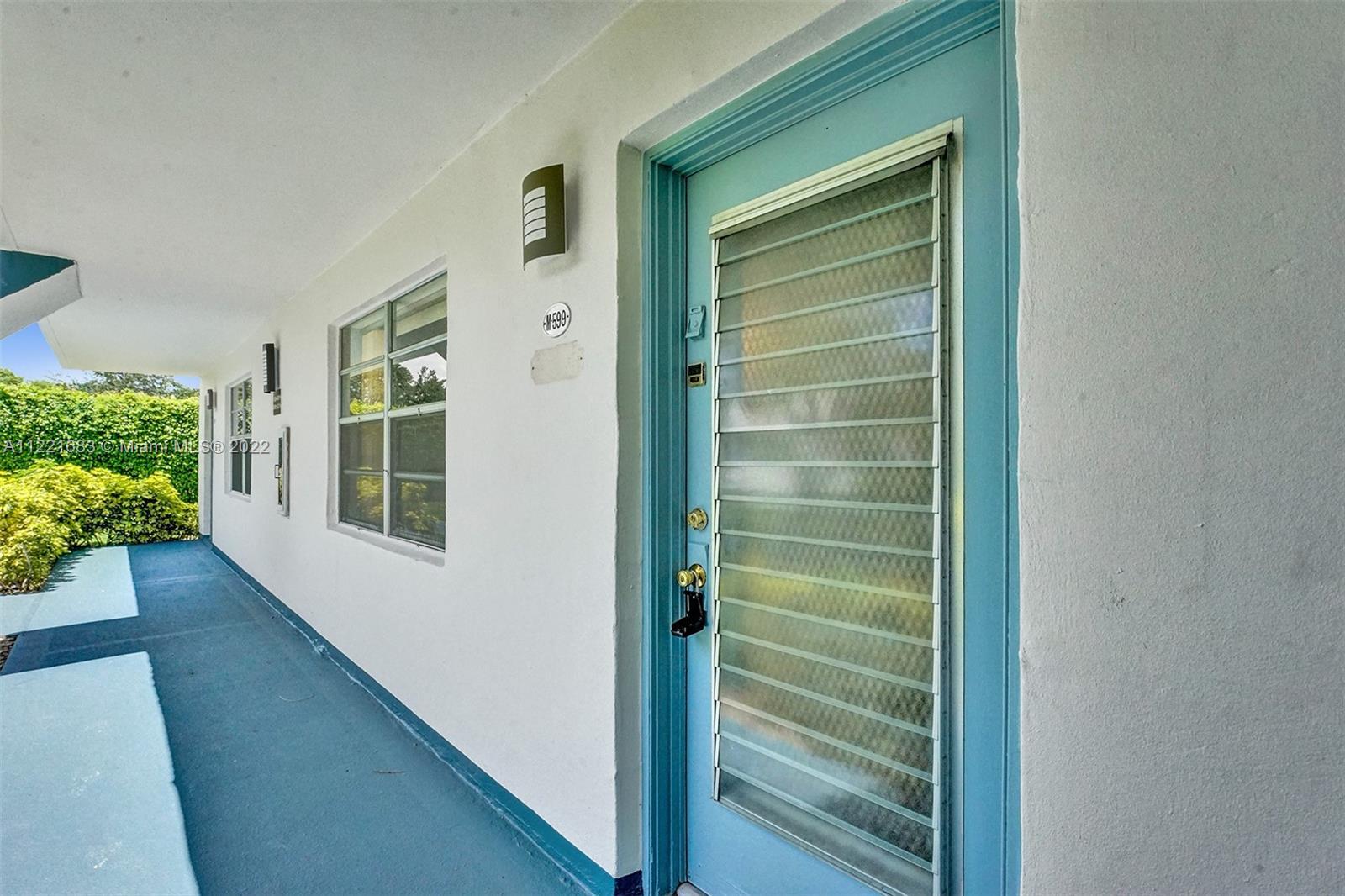 KINGS POINT BURGUNDY COND - Residential