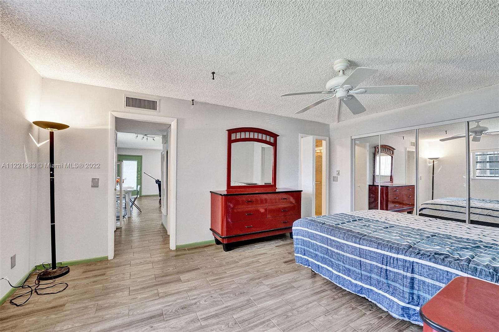 KINGS POINT BURGUNDY COND - Residential
