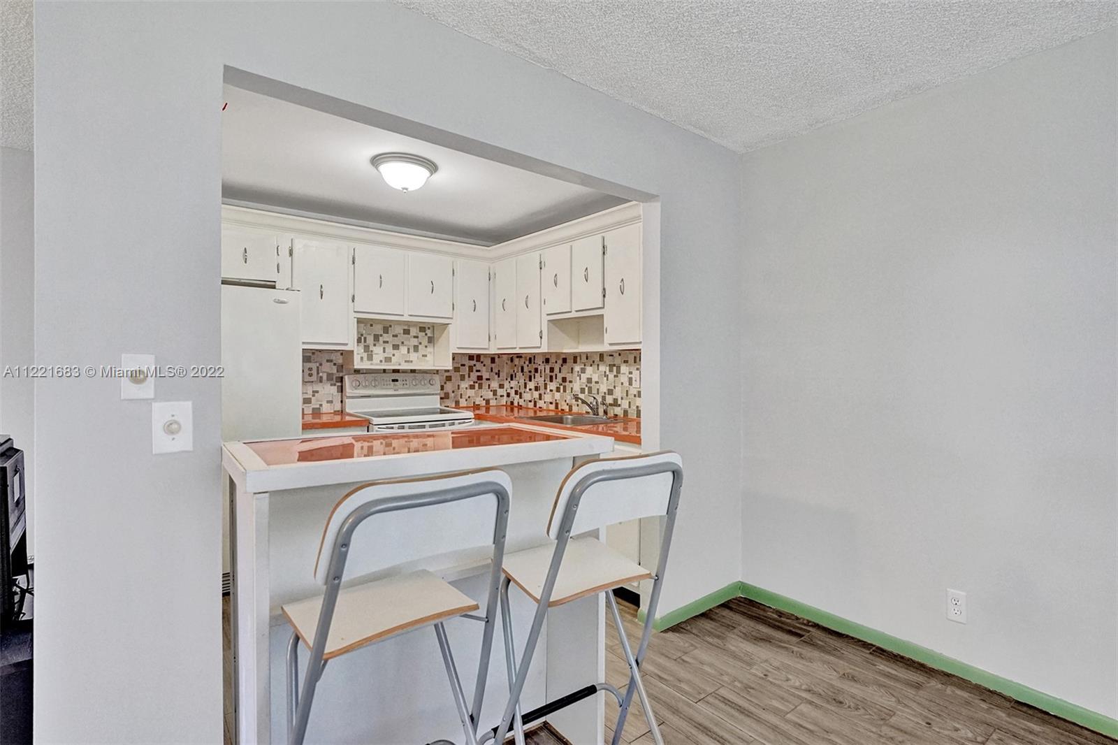 KINGS POINT BURGUNDY COND - Residential