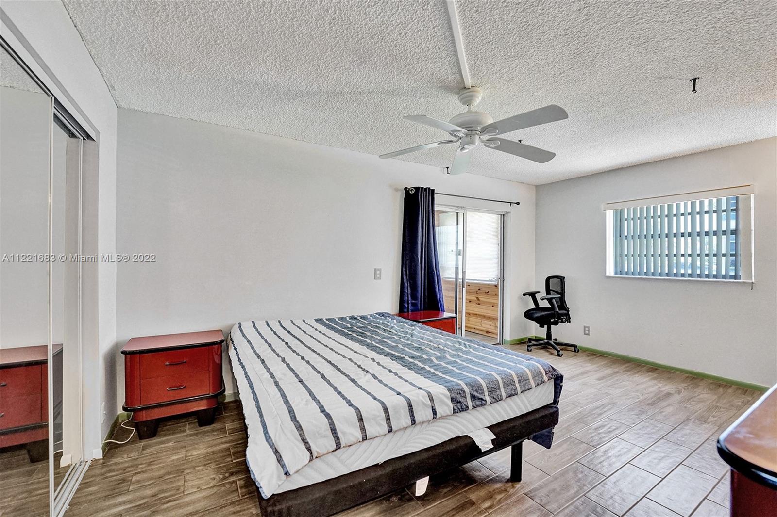 KINGS POINT BURGUNDY COND - Residential