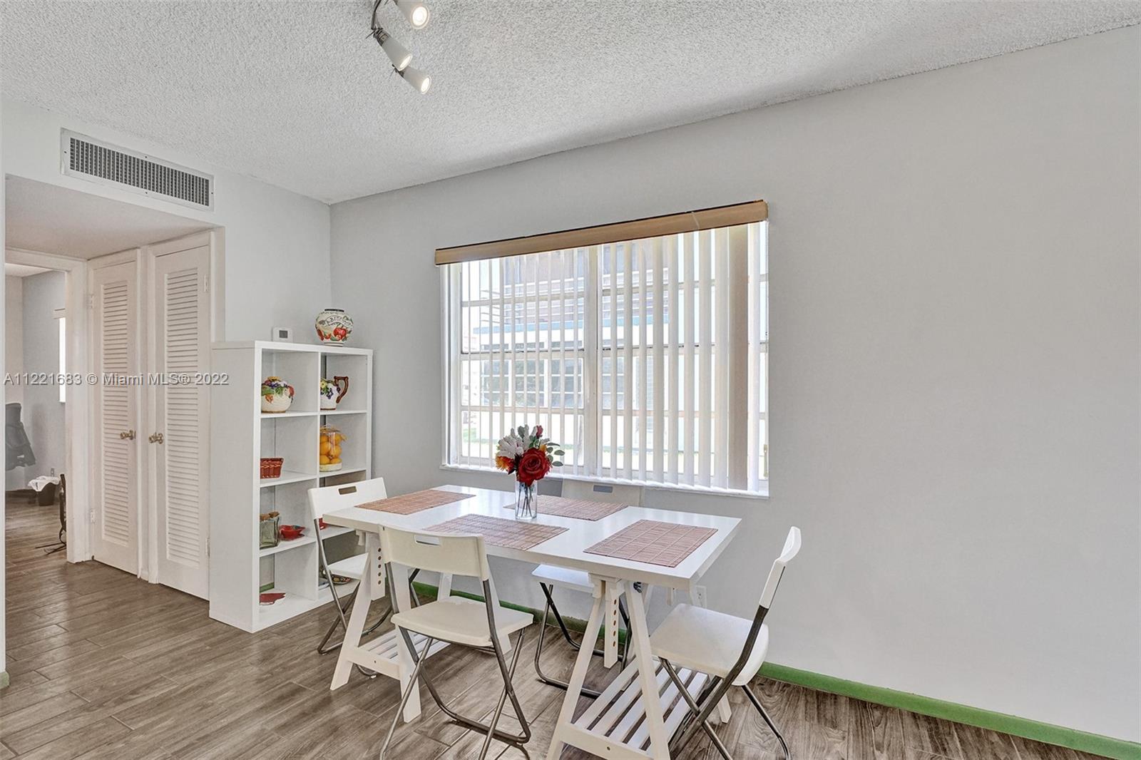 KINGS POINT BURGUNDY COND - Residential
