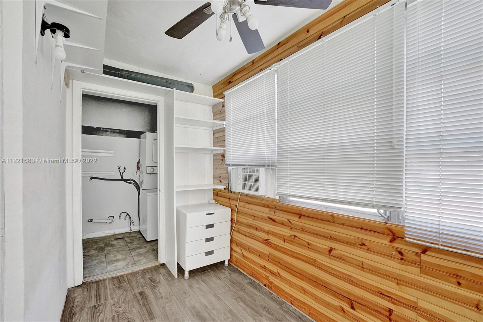 KINGS POINT BURGUNDY COND - Residential