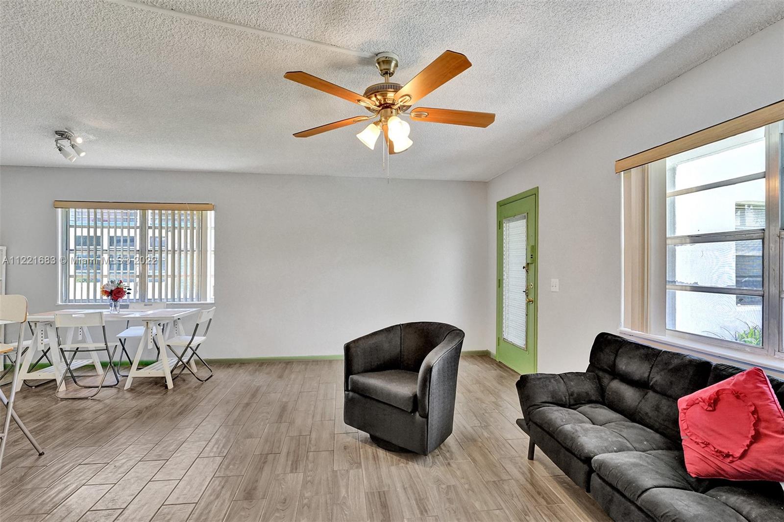 KINGS POINT BURGUNDY COND - Residential