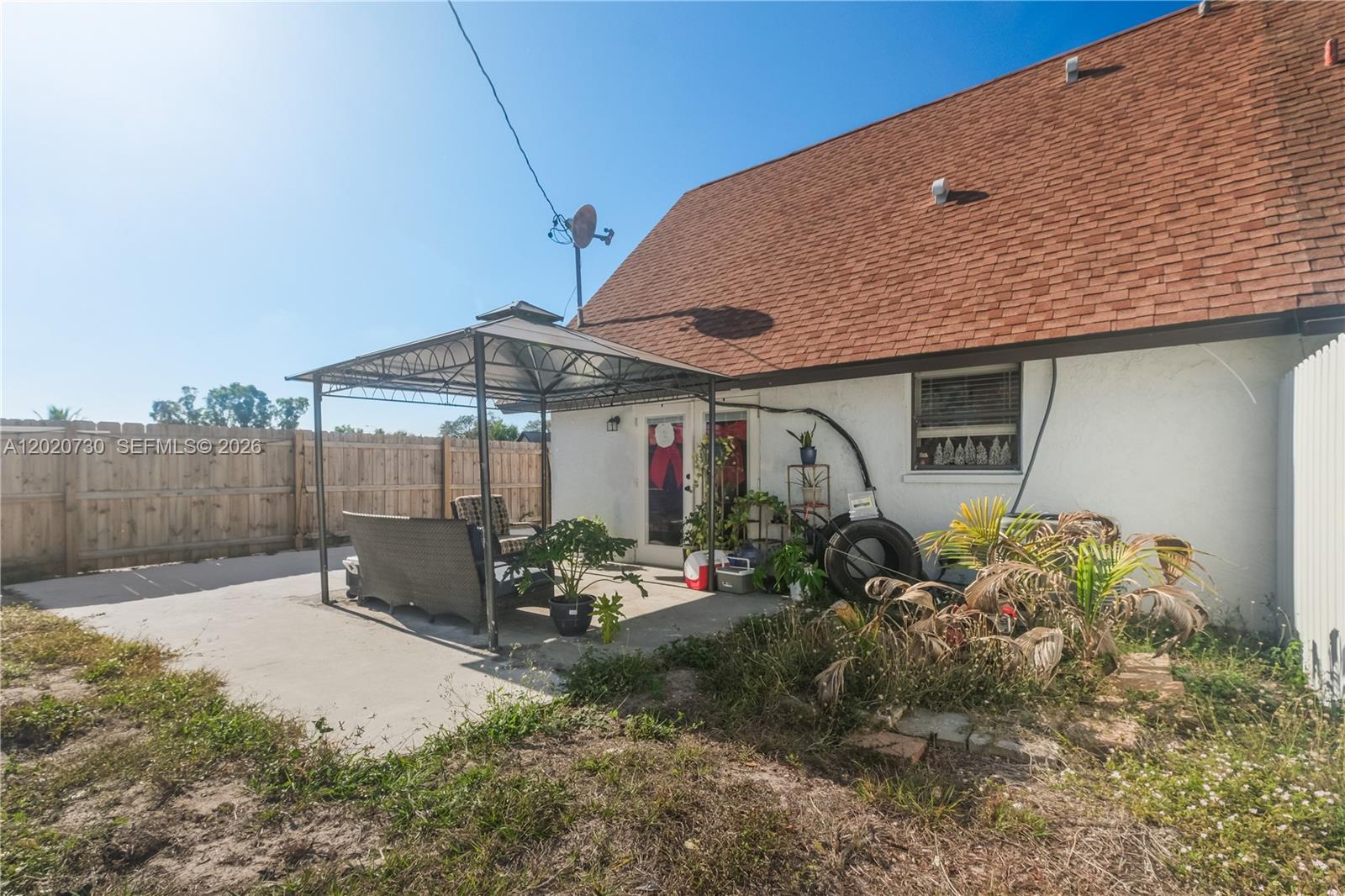 San Carlos Park - Residential