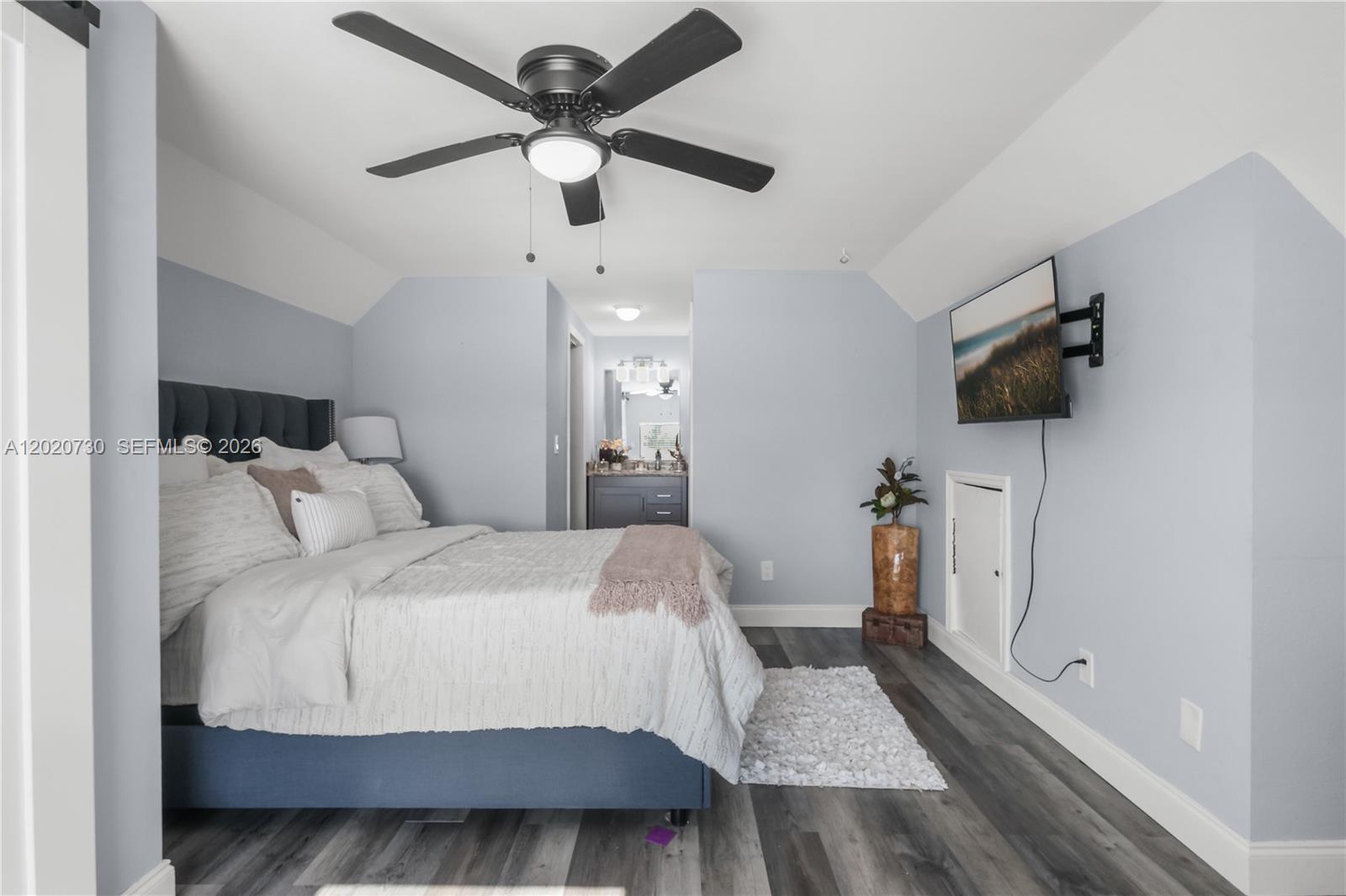 San Carlos Park - Residential