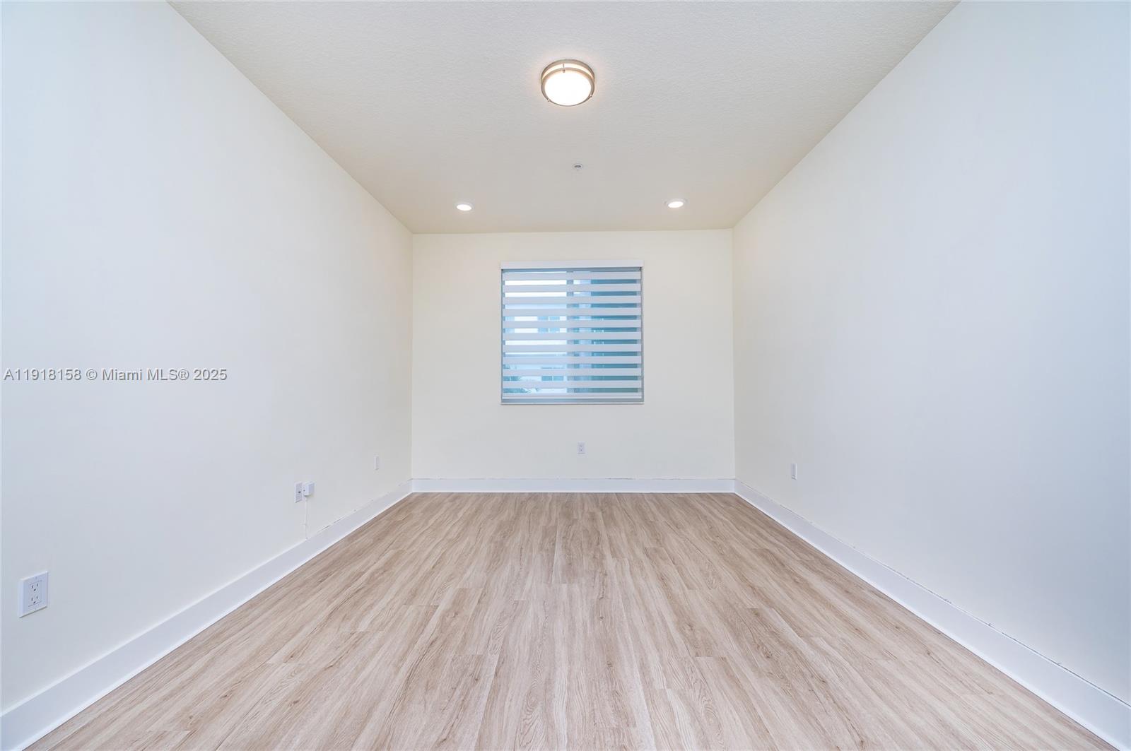 LANDMARK AT DORAL CONDO N - Residential