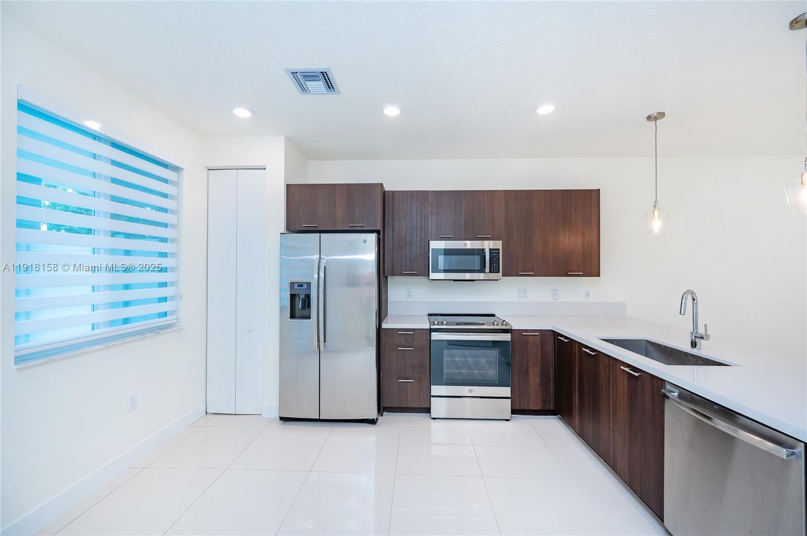 LANDMARK AT DORAL CONDO N - Residential