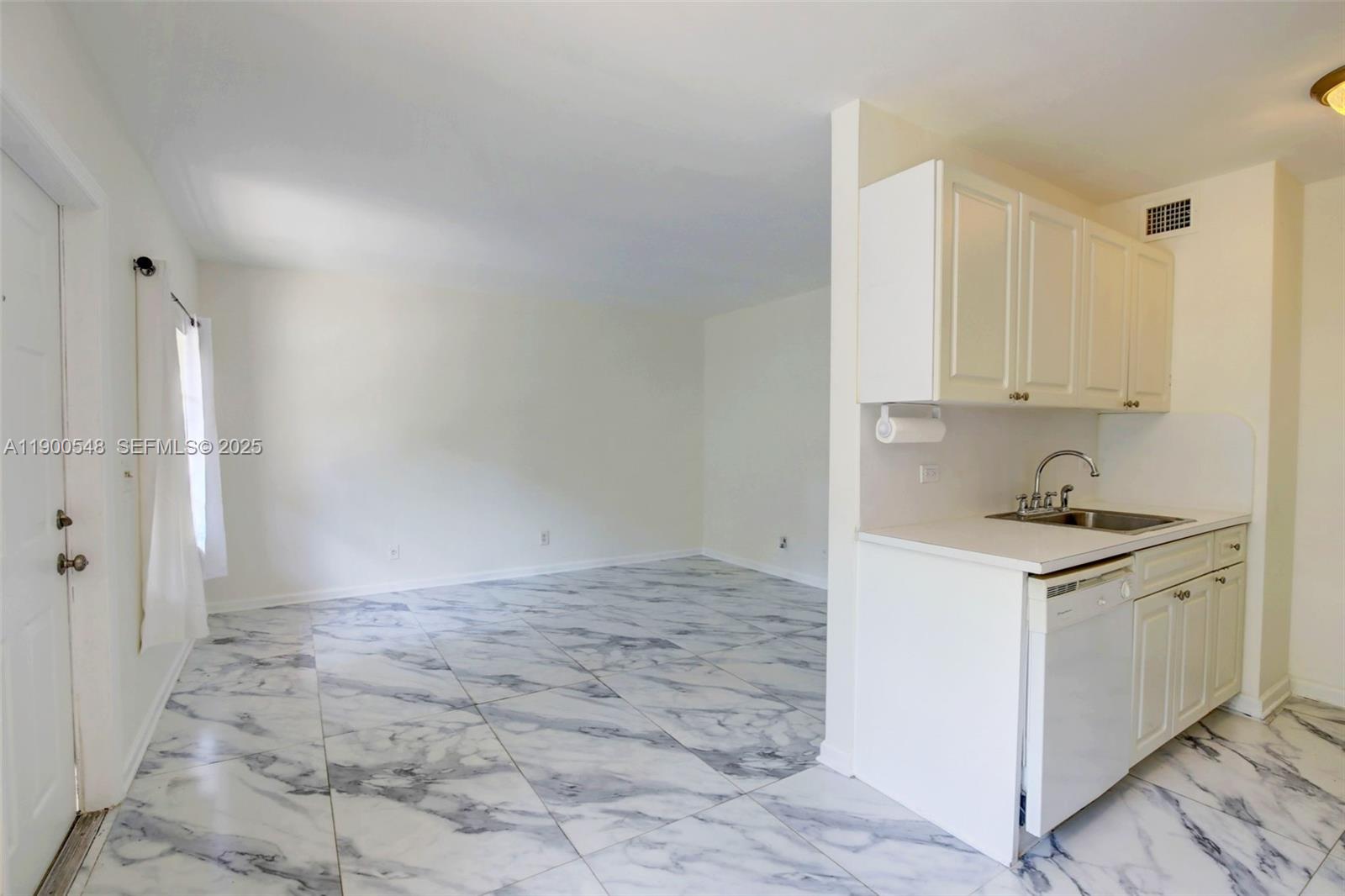 SEA BREEZE II CONDO - Residential Lease
