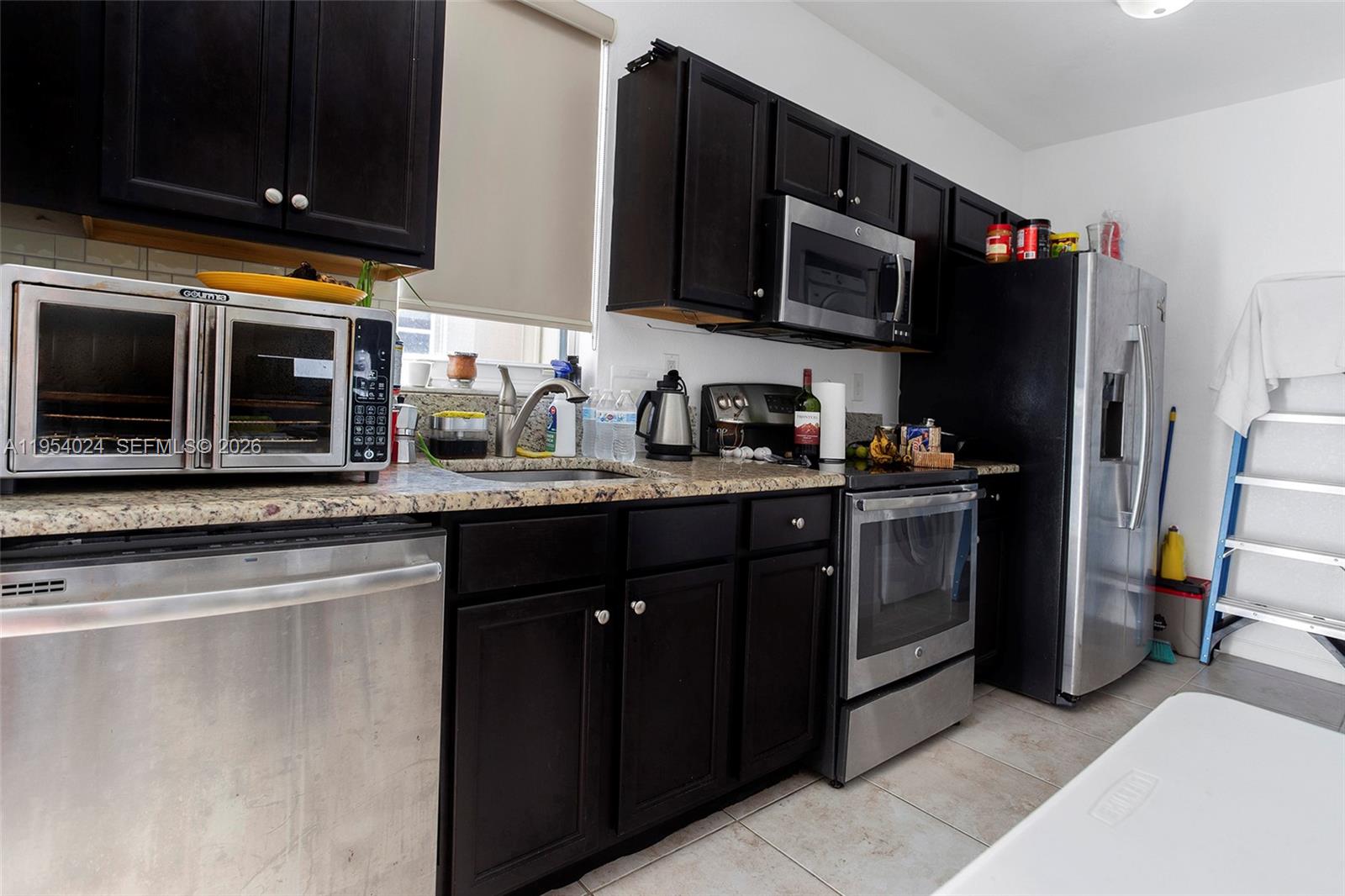 KENDALL COMMONS TOWNHOMES - Residential