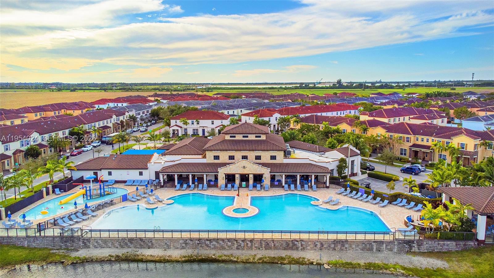 KENDALL COMMONS TOWNHOMES - Residential