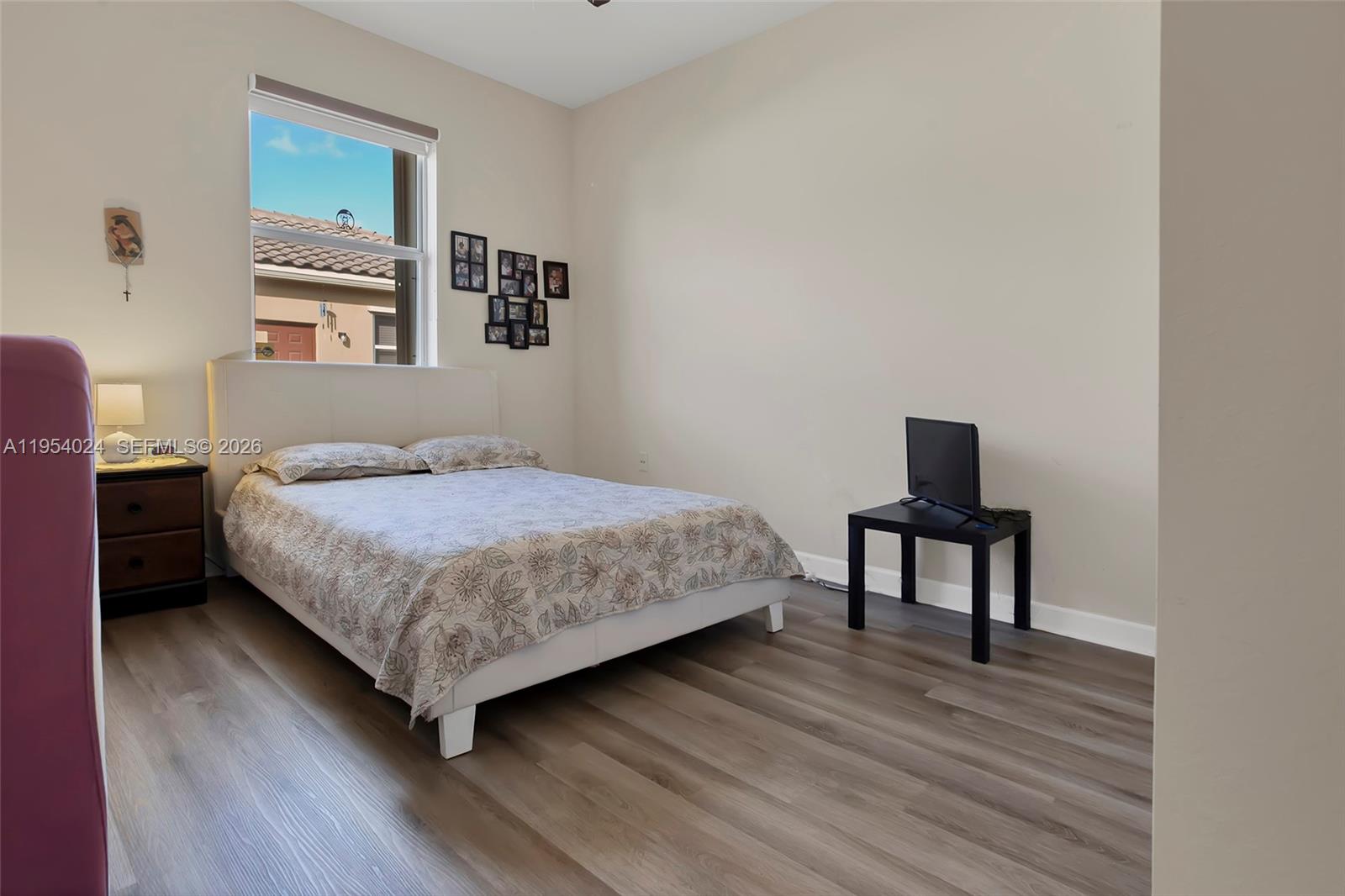 KENDALL COMMONS TOWNHOMES - Residential