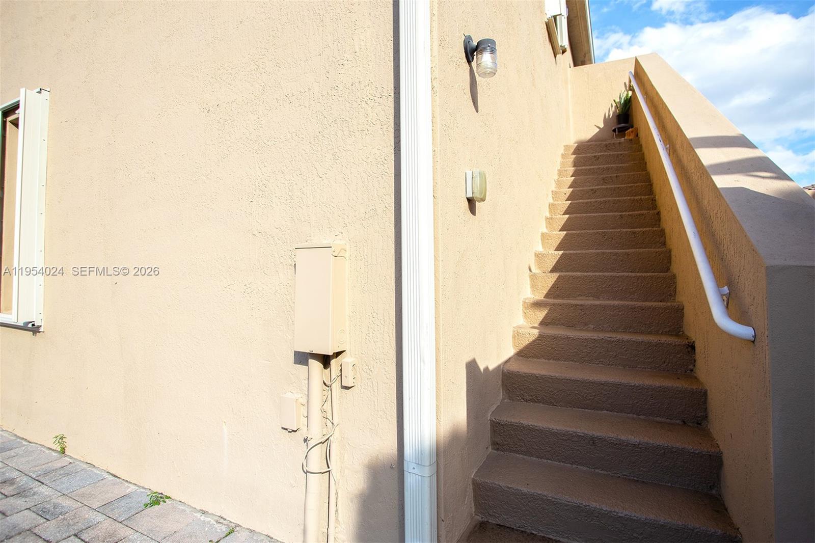 KENDALL COMMONS TOWNHOMES - Residential