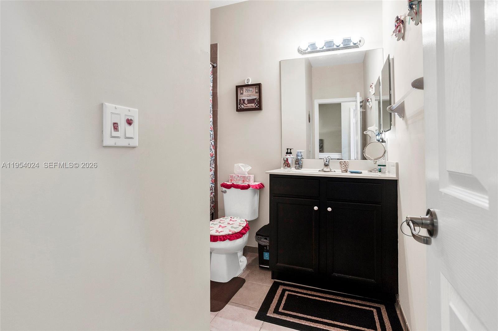 KENDALL COMMONS TOWNHOMES - Residential