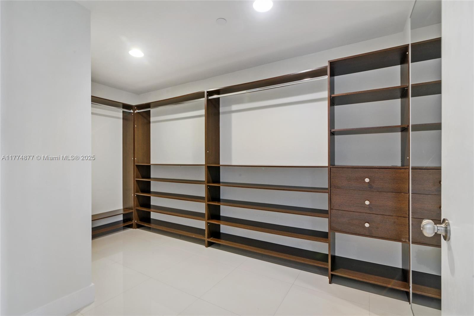 ARTECH RESIDENCES AT AVEN - Residential Lease