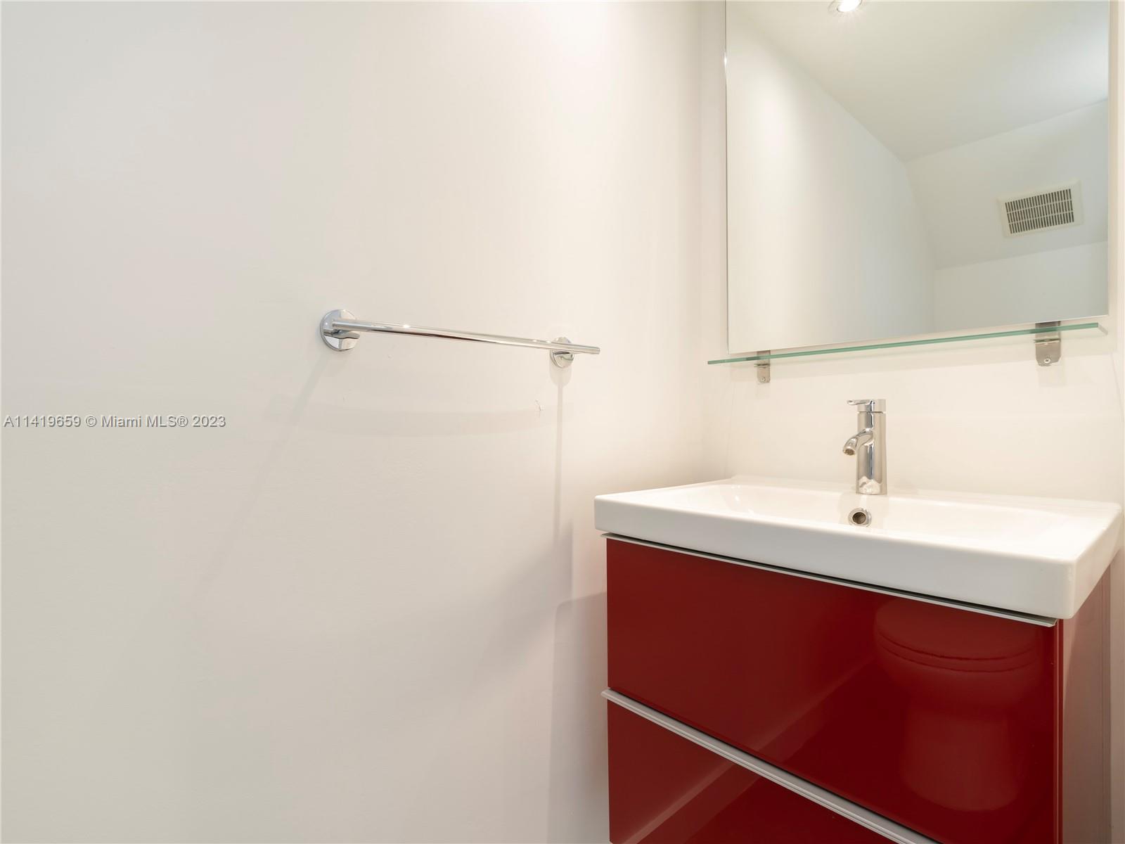 DADELAND COVE SEC 2 - Residential Lease