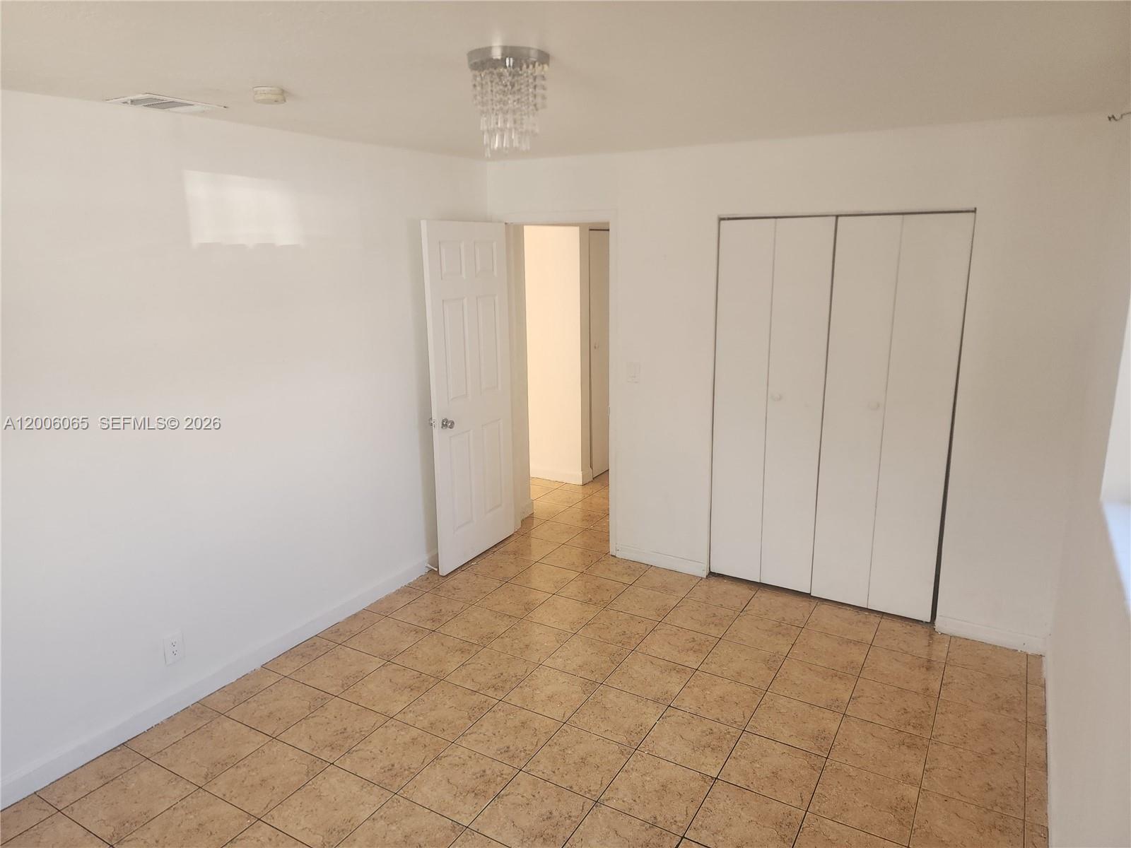 HOLLYWOOD LITTLE RANCHES - Residential