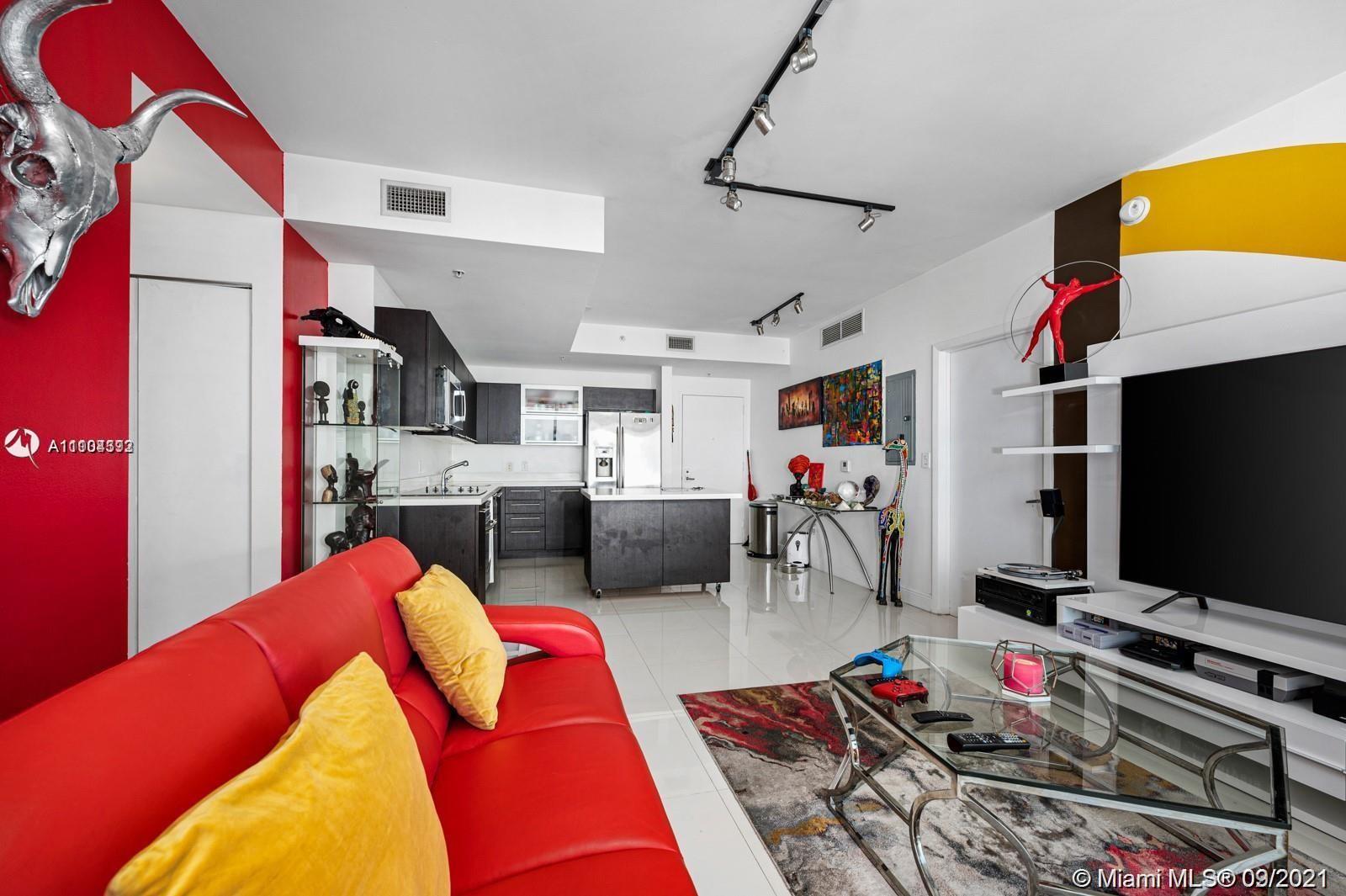 Beautiful apartment at a great price in one of the best buildings in Miami. Porcelain flooring throughout; property is in great condition. Enjoy the many amenities that the building has to offer including 2 pools, a volleyball court, a spa, a party room, 24 hrs concierge, and many more. Super easy to show.