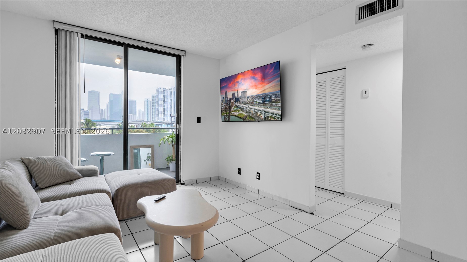 RIOPLAZA CONDOMINIUM - Residential