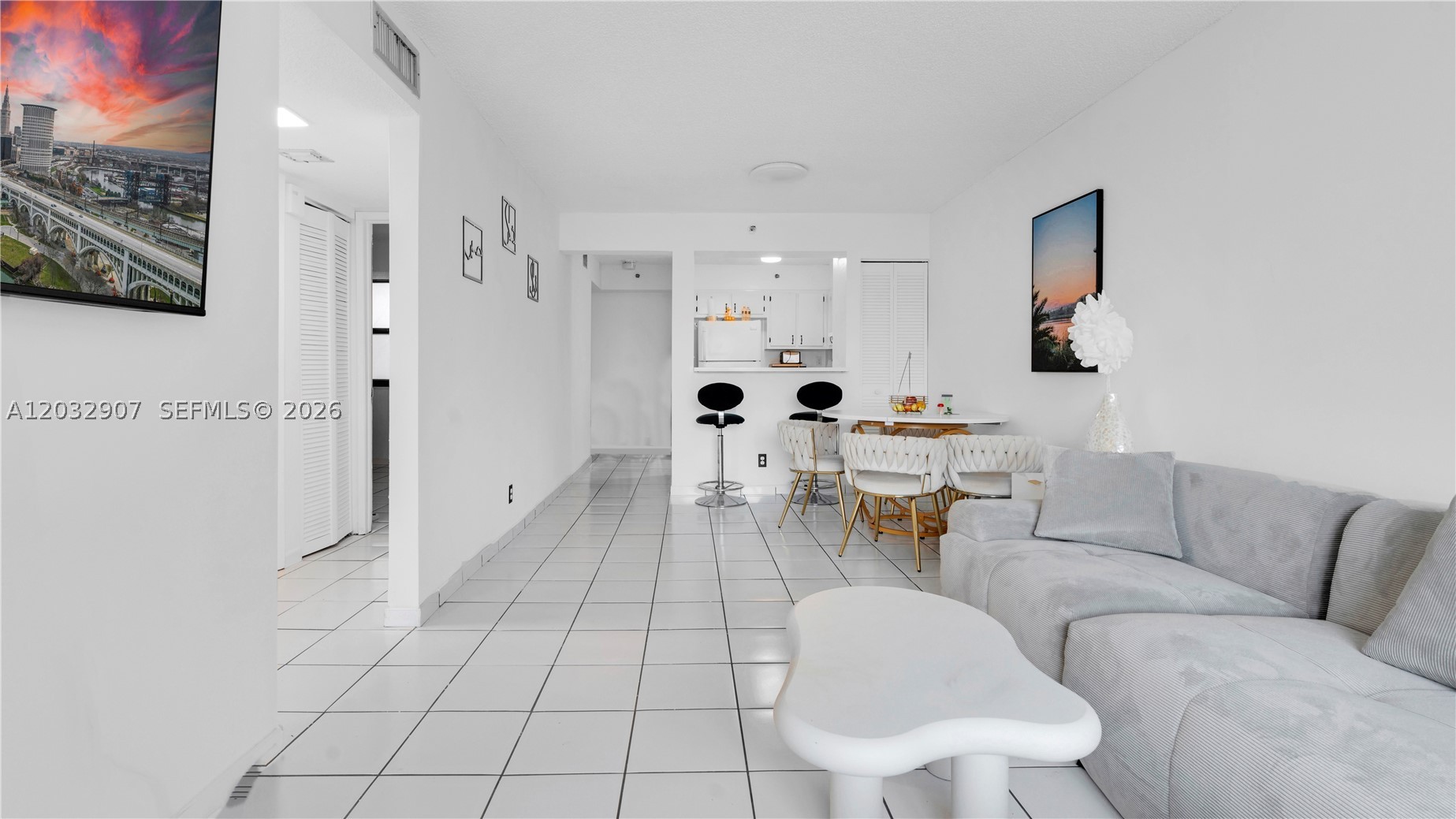 RIOPLAZA CONDOMINIUM - Residential