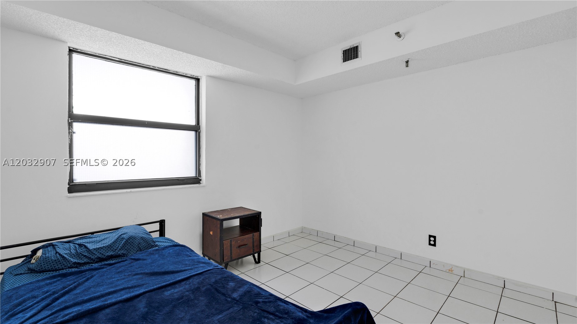 RIOPLAZA CONDOMINIUM - Residential