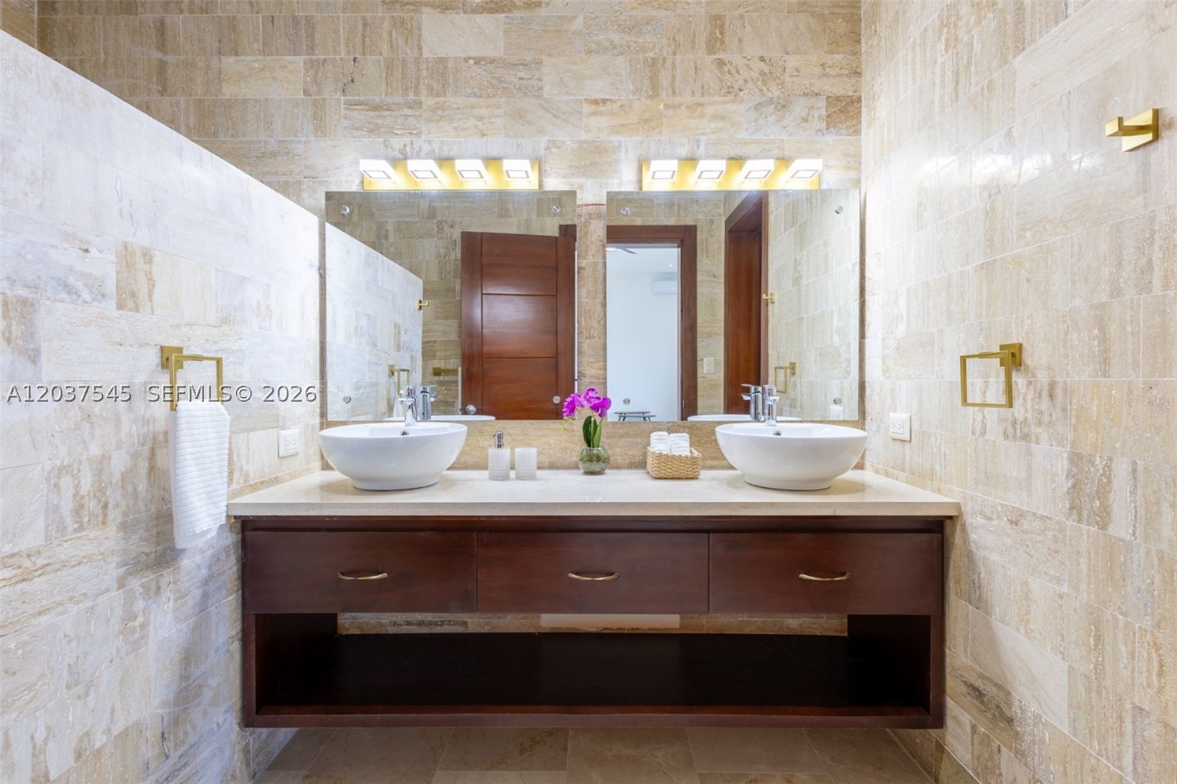 Las canas - Residential