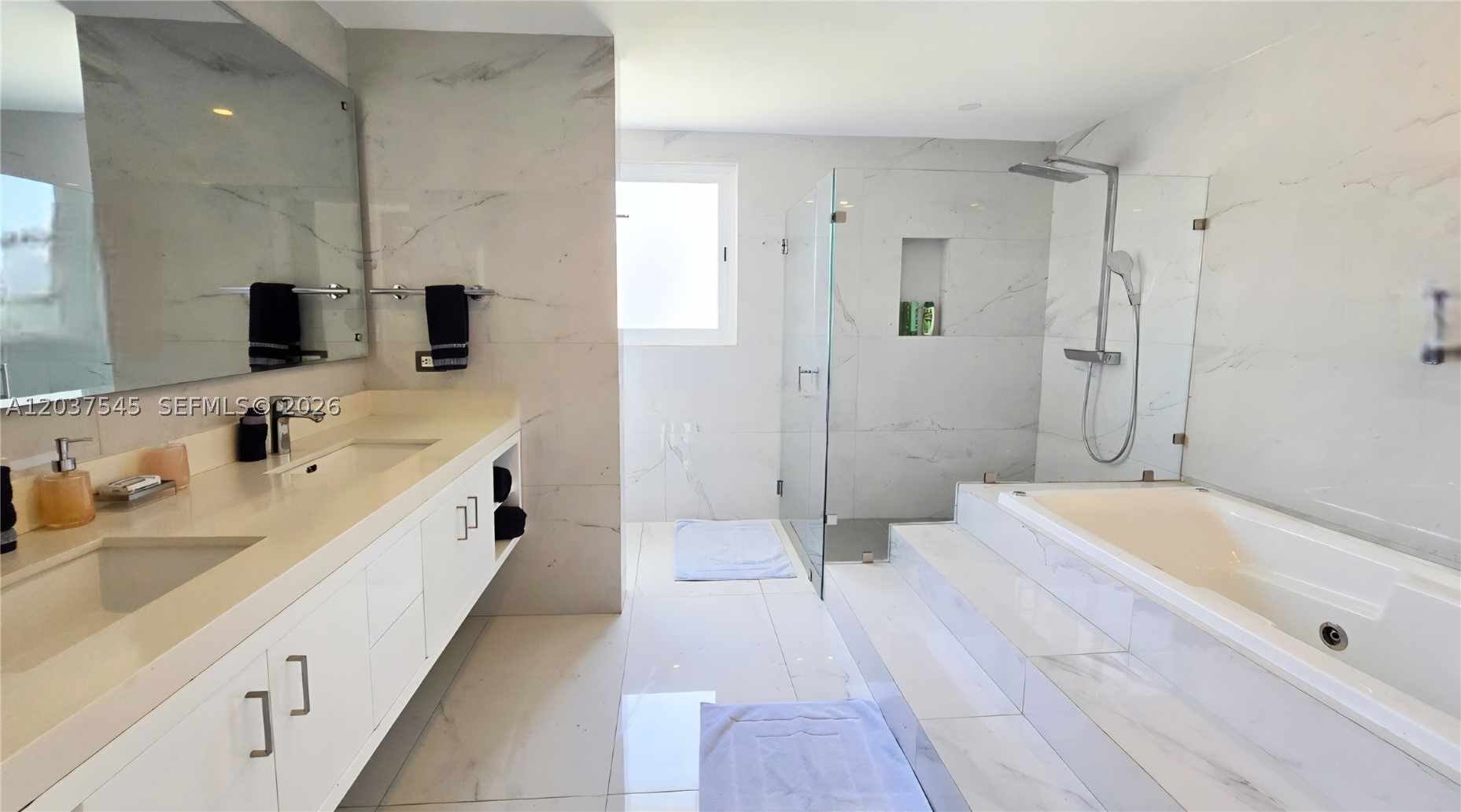 Las canas - Residential