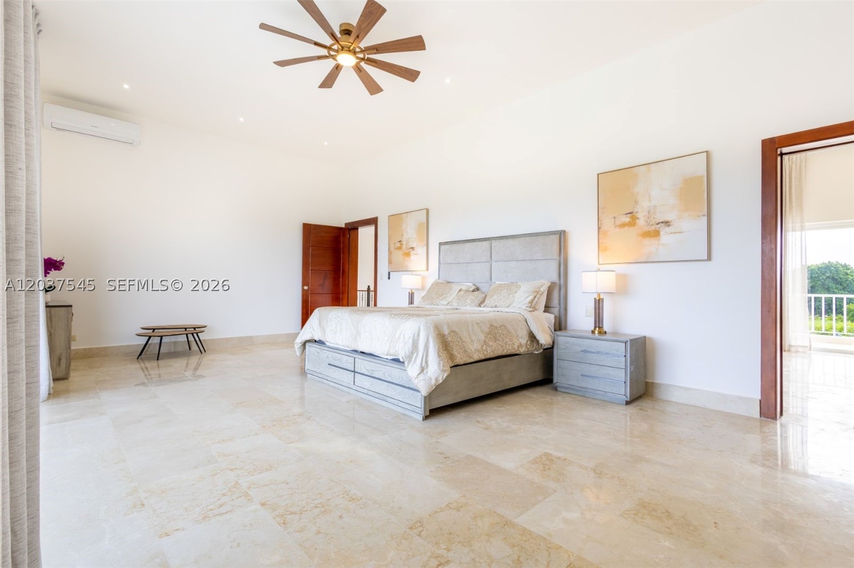 Las canas - Residential