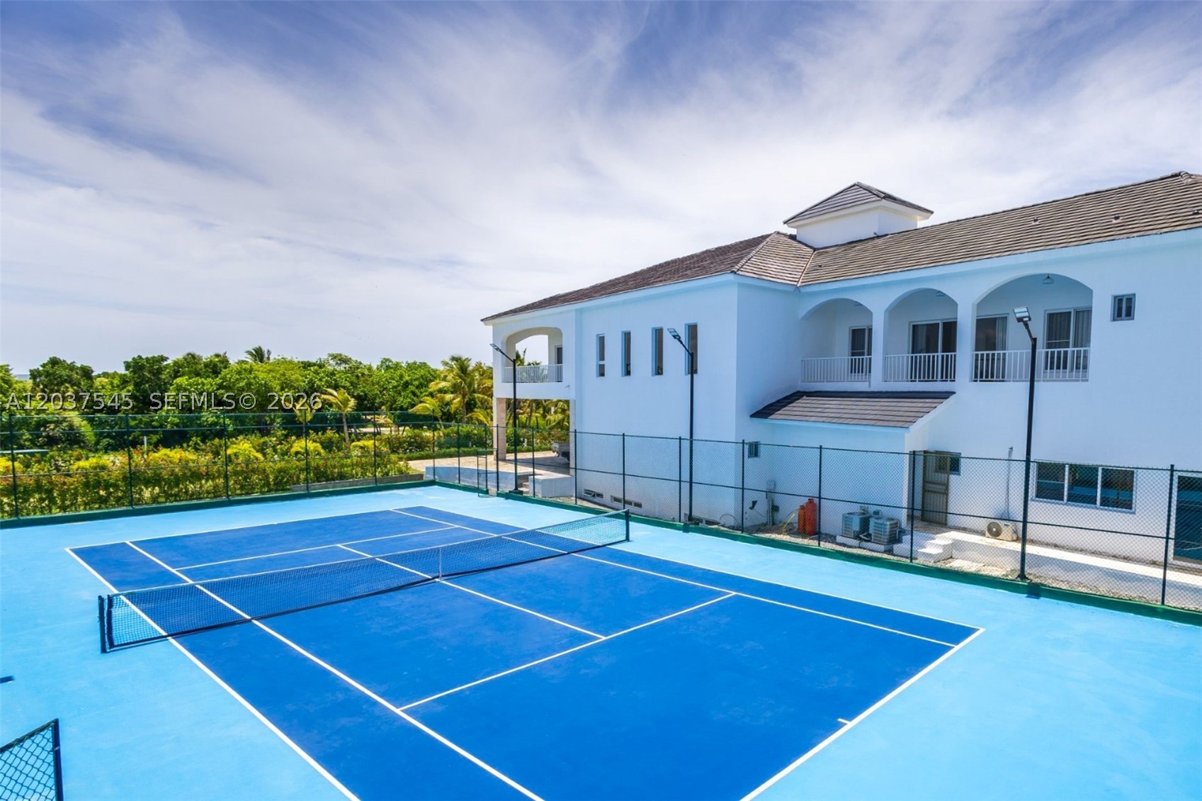 Las canas - Residential