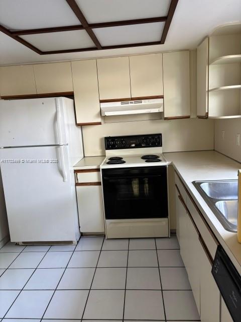 LAKES MEADOW VILG HOMES C - Residential Lease