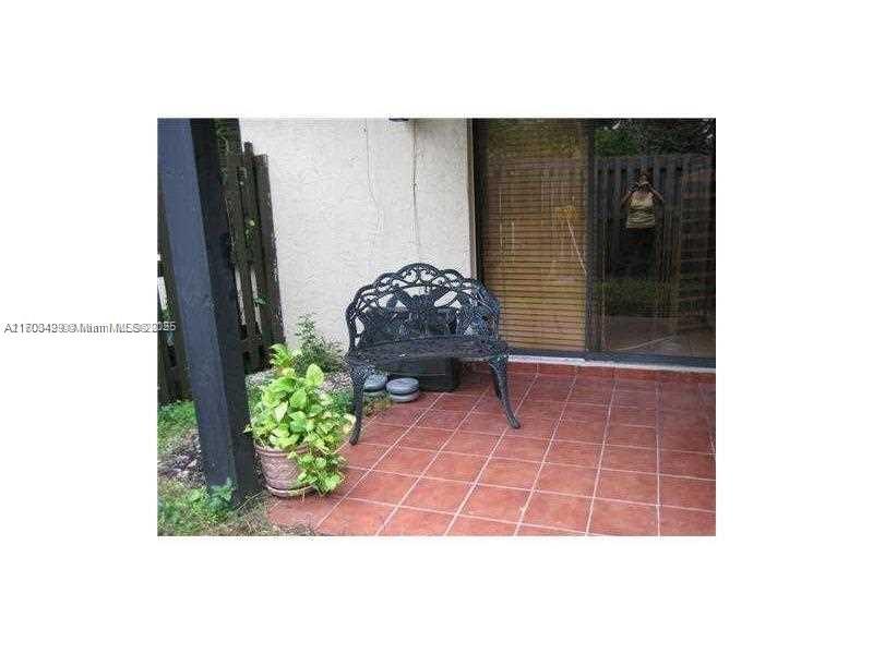 LAKES MEADOW VILG HOMES C - Residential Lease