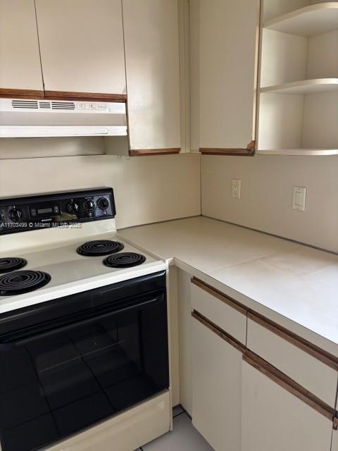 LAKES MEADOW VILG HOMES C - Residential Lease