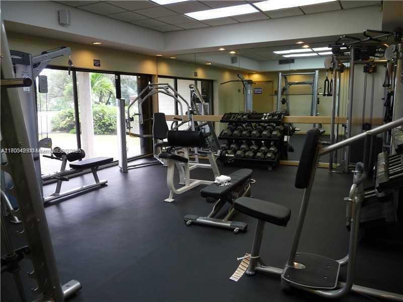 LAKES MEADOW VILG HOMES C - Residential Lease