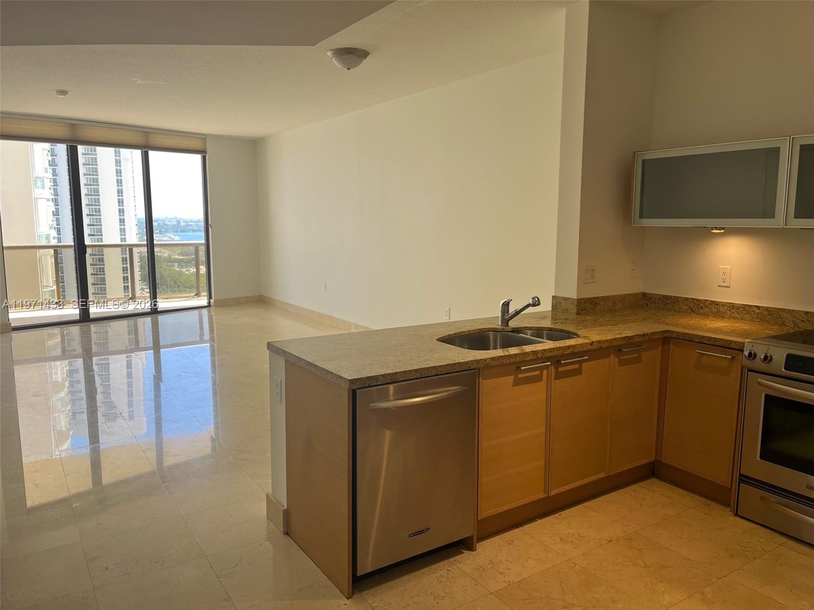 SAYAN CONDO - Residential