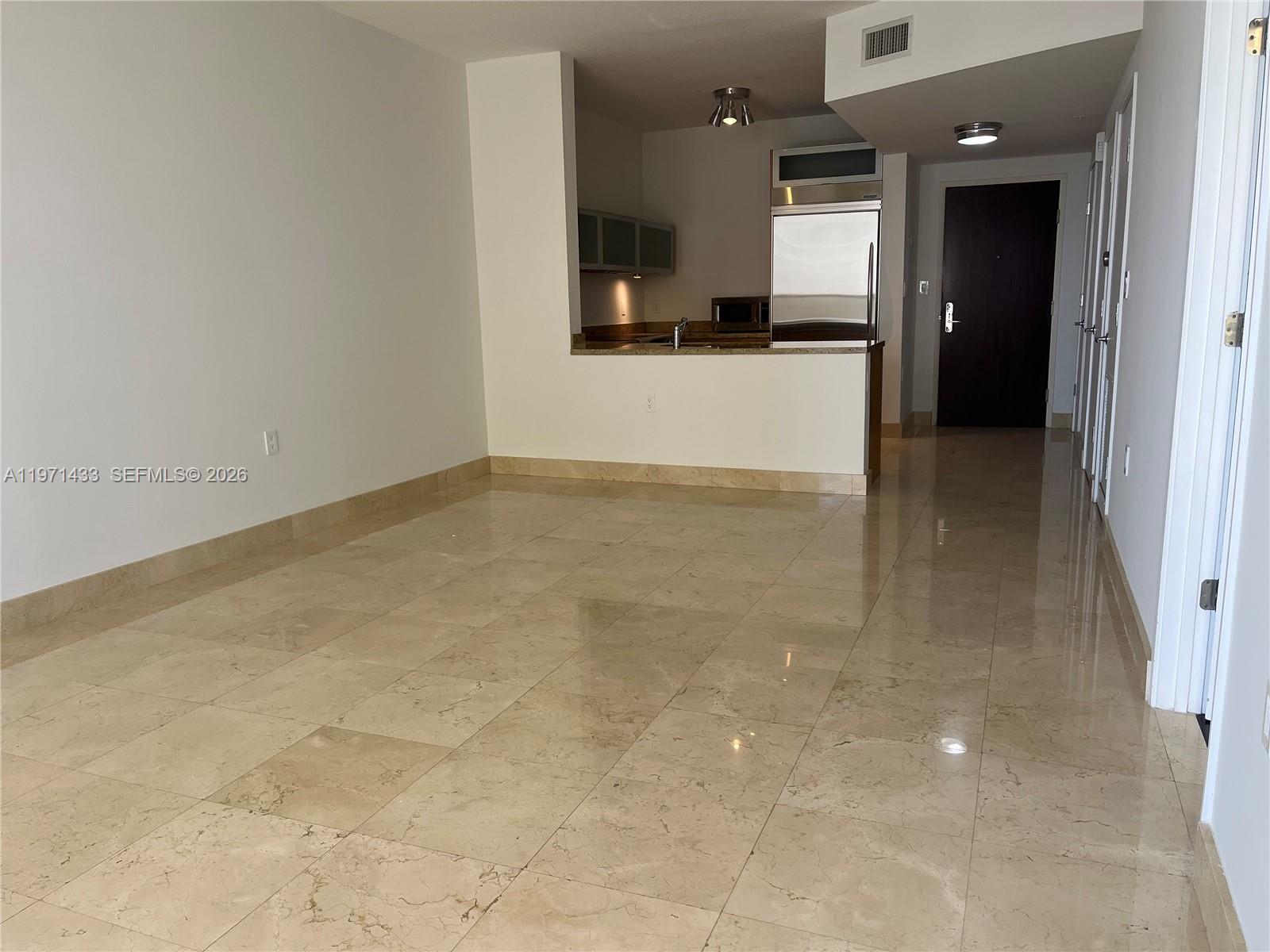 SAYAN CONDO - Residential