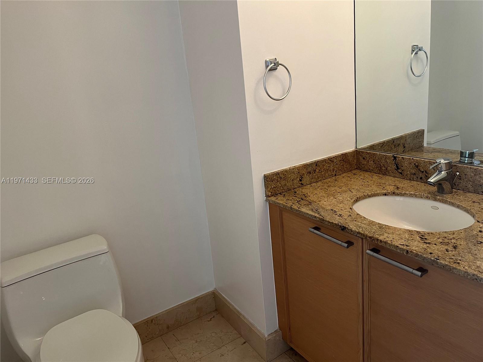 SAYAN CONDO - Residential