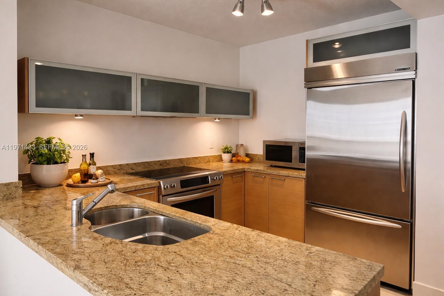 SAYAN CONDO - Residential