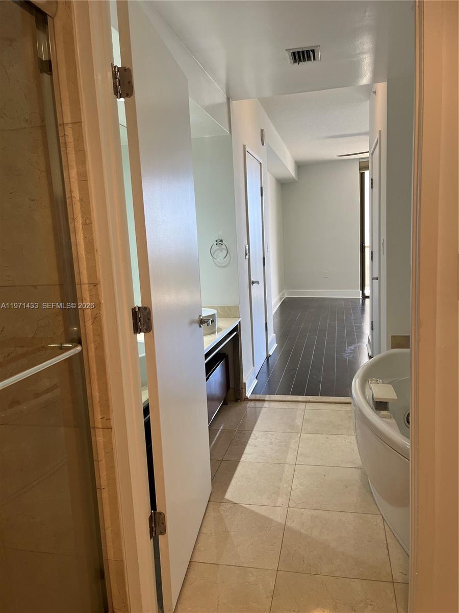 SAYAN CONDO - Residential