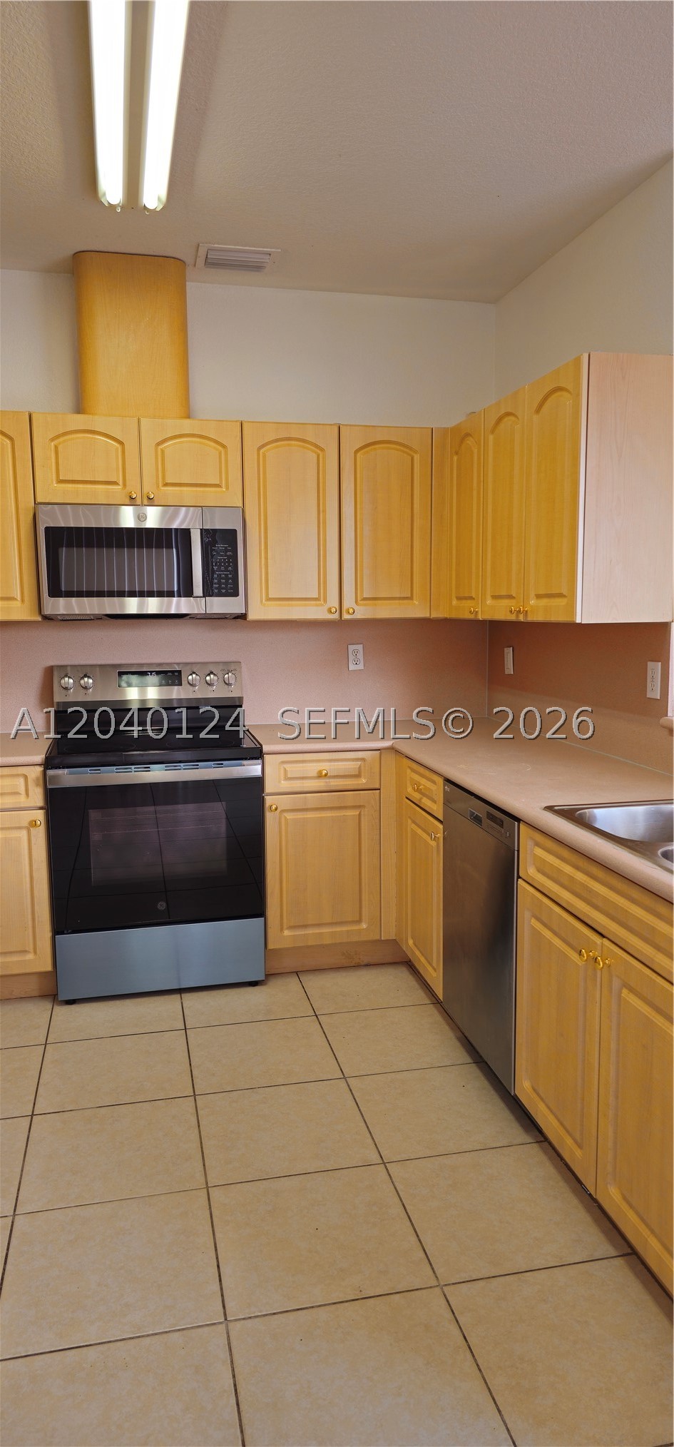 A B AT TAMIAMI TRAIL PHAS - Residential