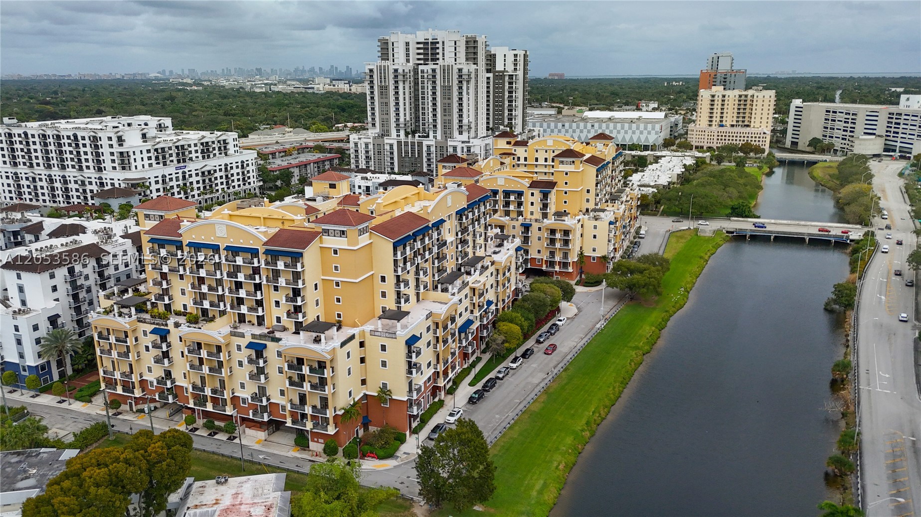 COLONNADE AT DADELAND SE - Residential Lease