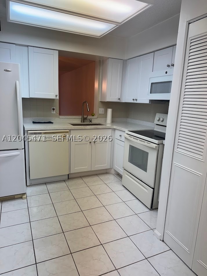 PALM LAKES CONDO - Residential Lease