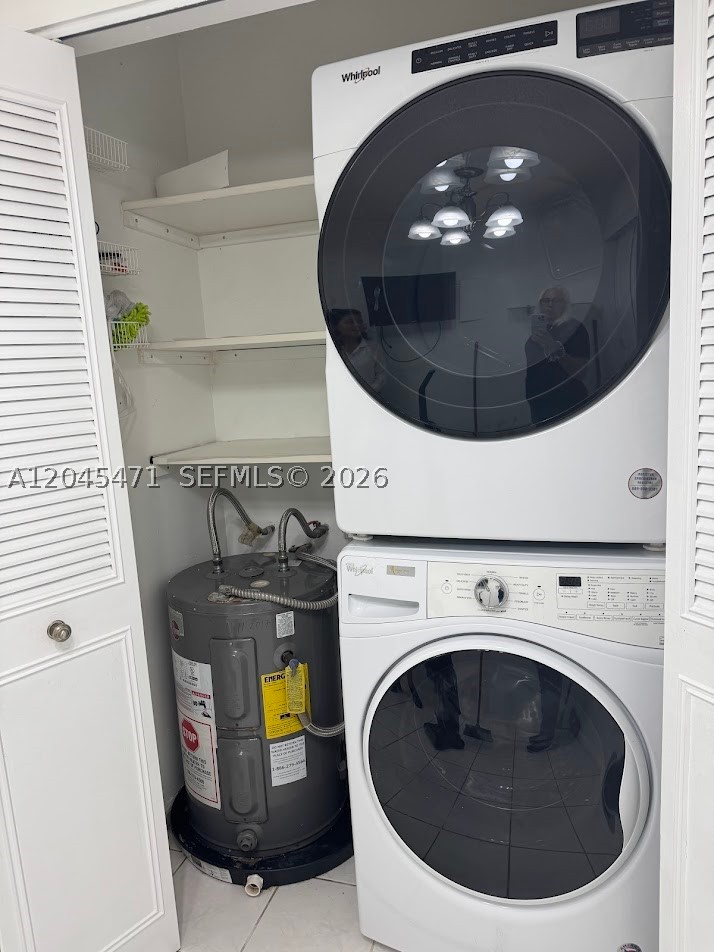 PALM LAKES CONDO - Residential Lease