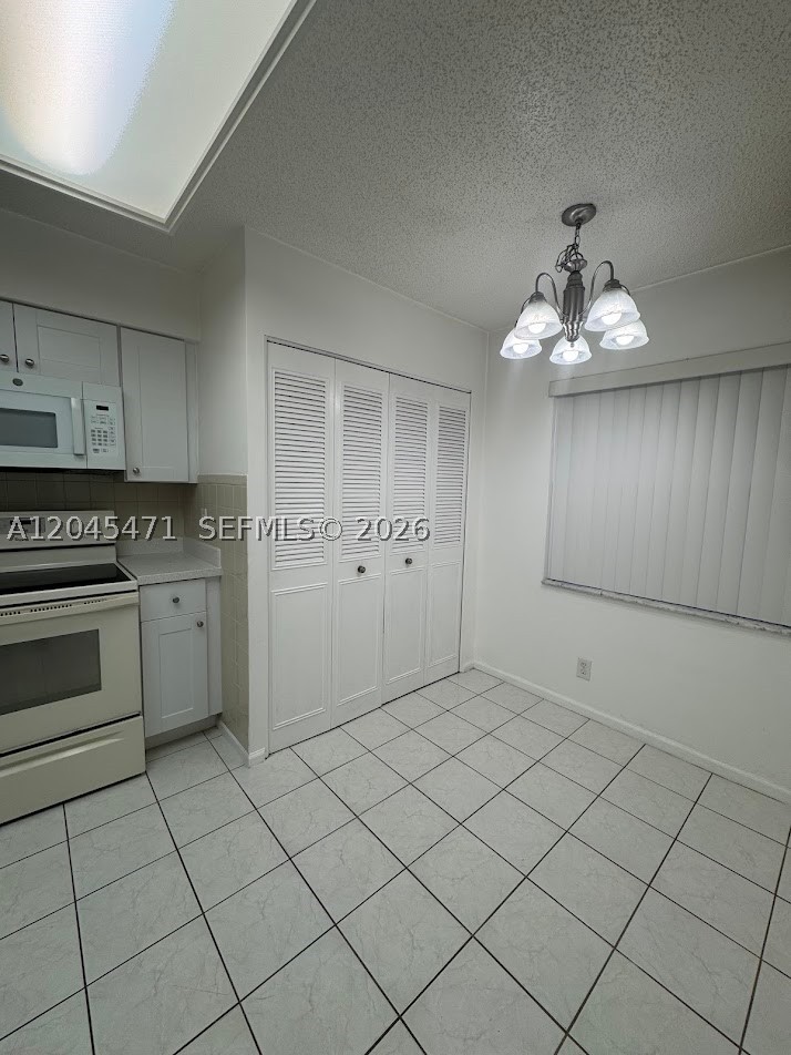 PALM LAKES CONDO - Residential Lease