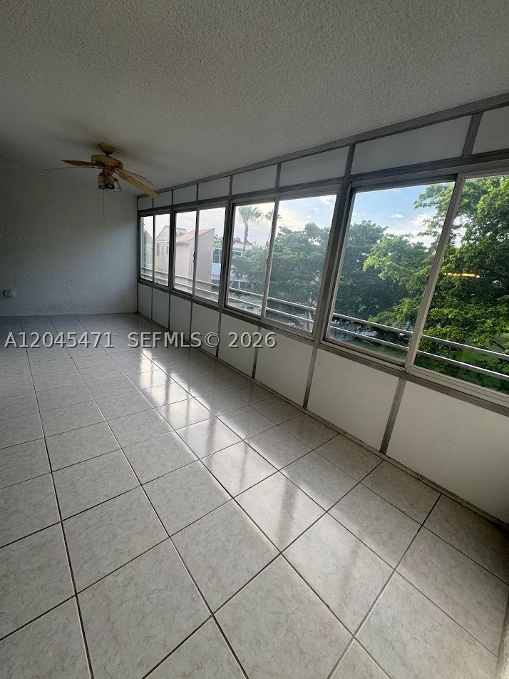 PALM LAKES CONDO - Residential Lease