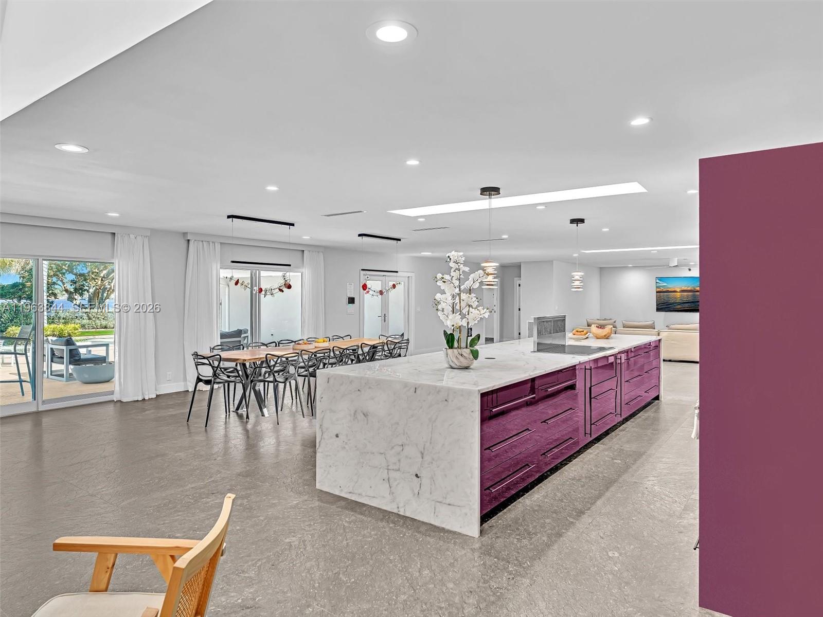 HOLLYWOOD LAKES SECTION - Residential