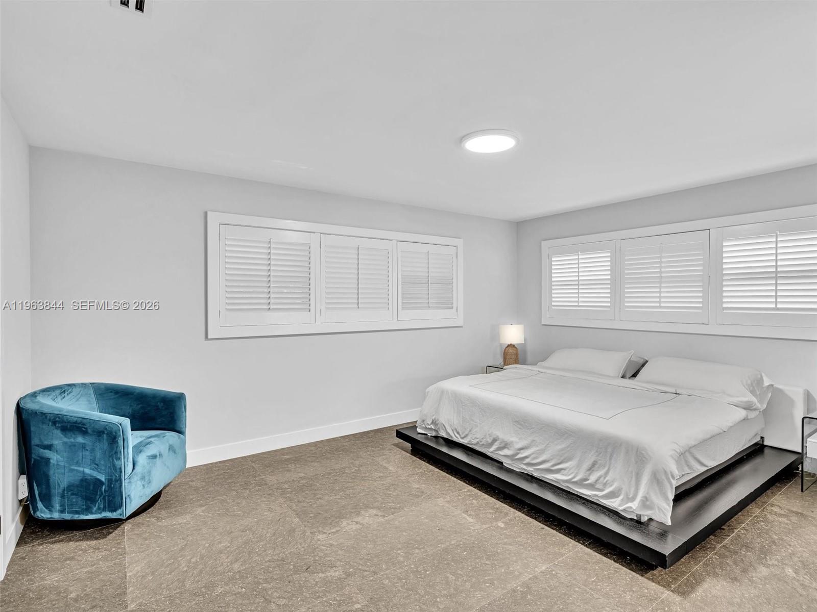 HOLLYWOOD LAKES SECTION - Residential