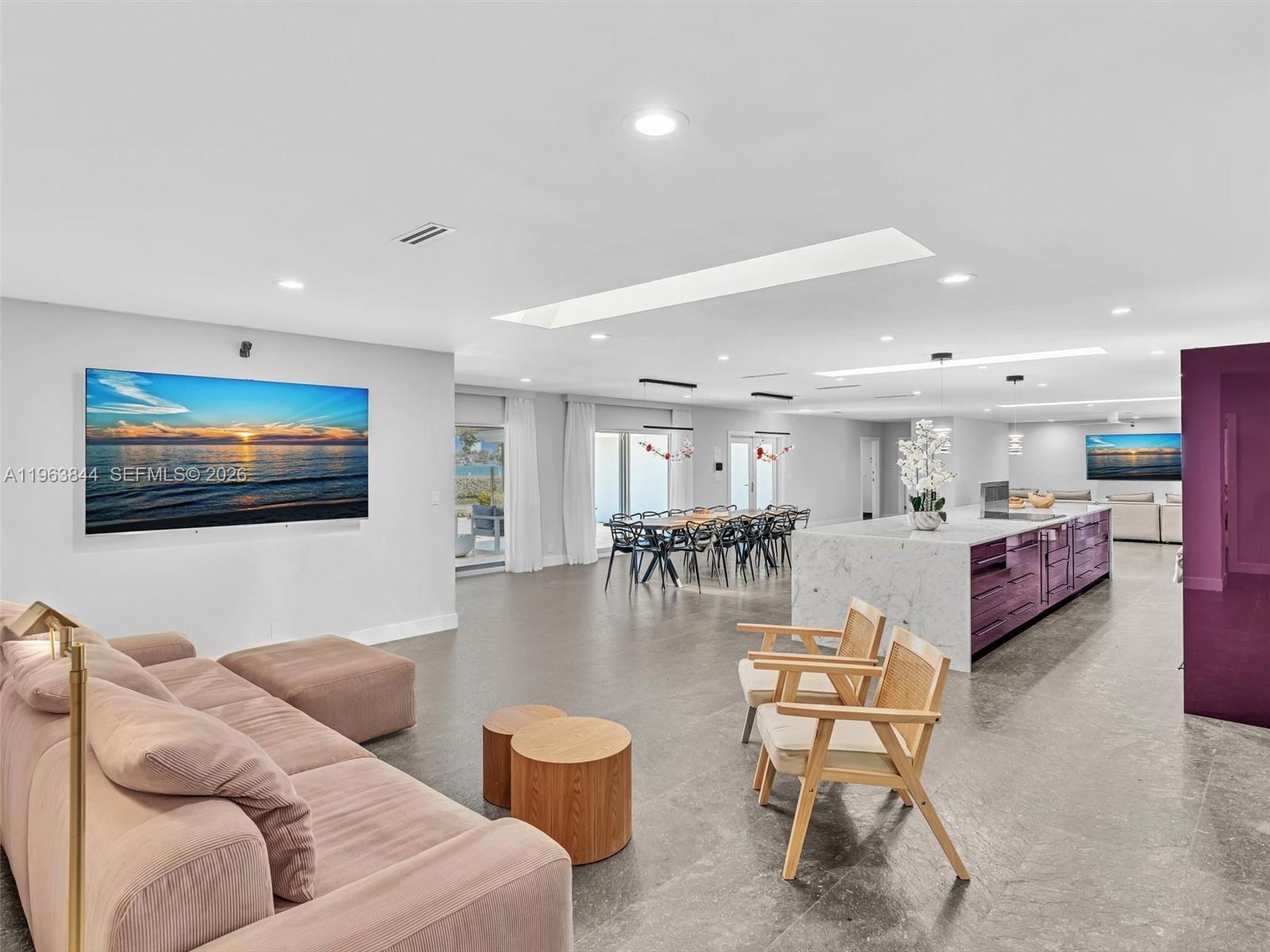 HOLLYWOOD LAKES SECTION - Residential